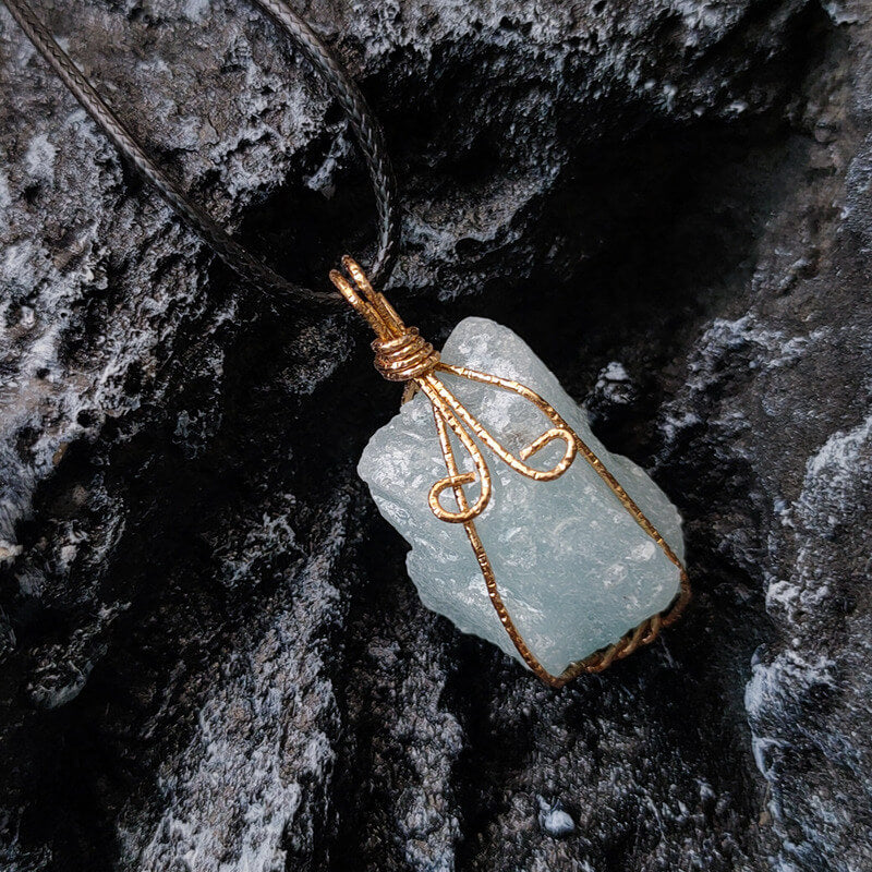 RawAquamarineCrystalPendantNecklace2.jpg