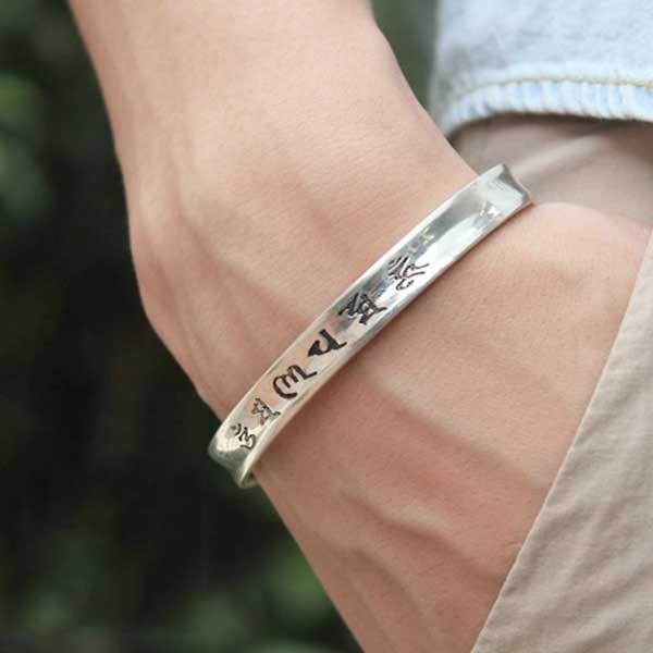 Silver-Skull-Ring5.jpg